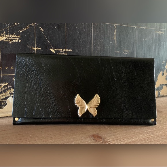 moss mills Handbags - NWOT Moss Mills Envelope Clutch
